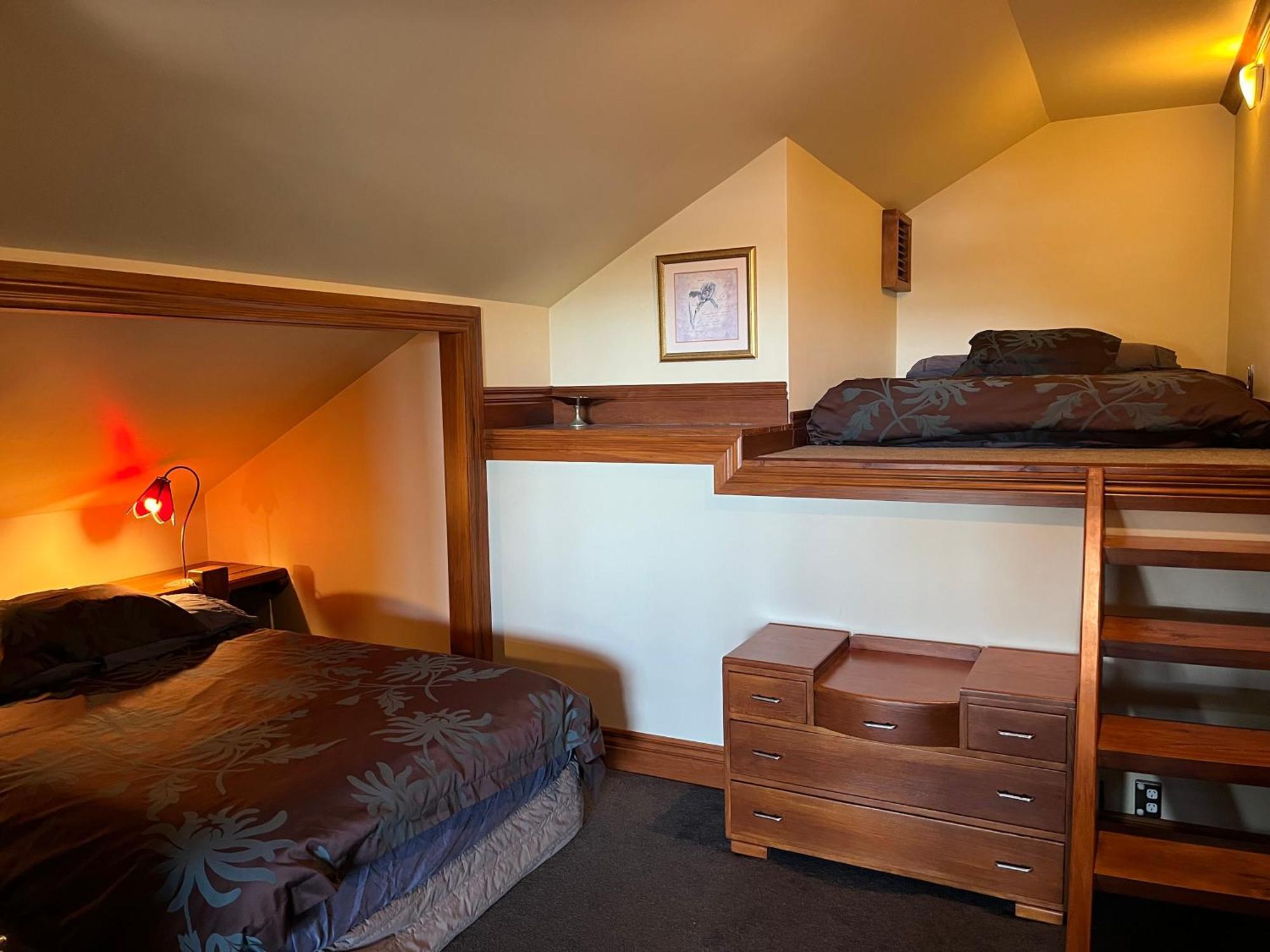 The Ghost Lodge Granity